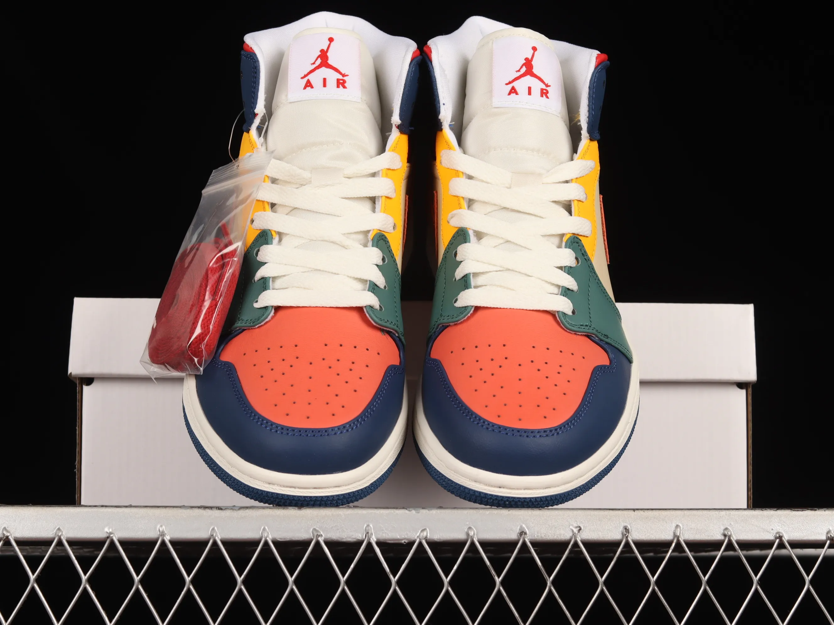 All categories Air Jordan Jordan series basketball shoes Air Jordan 1 Mid Air Jordan 1 "Multi-Colour" AJ1 Qiao 1 colorful color matching China basketball shoes DN3738-400